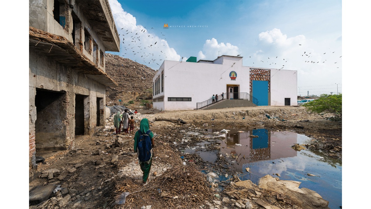 Gyan Sarover School, School in the Dumpyard