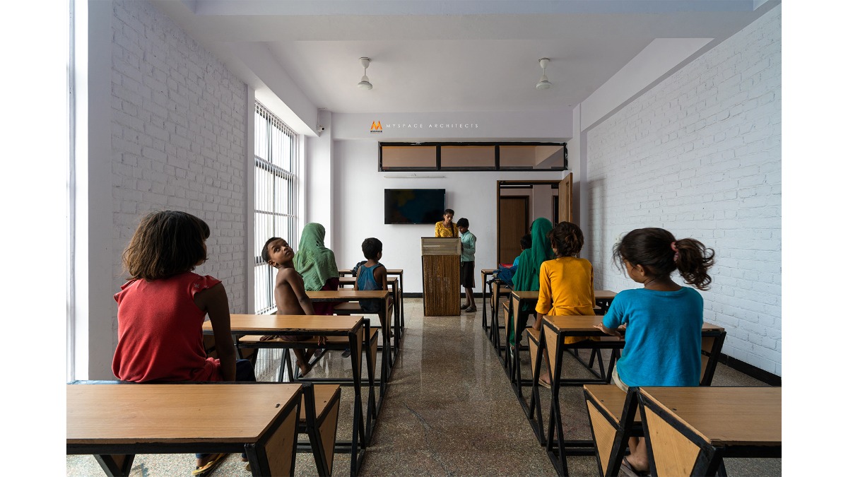 Gyan Sarover School, School in the Dumpyard