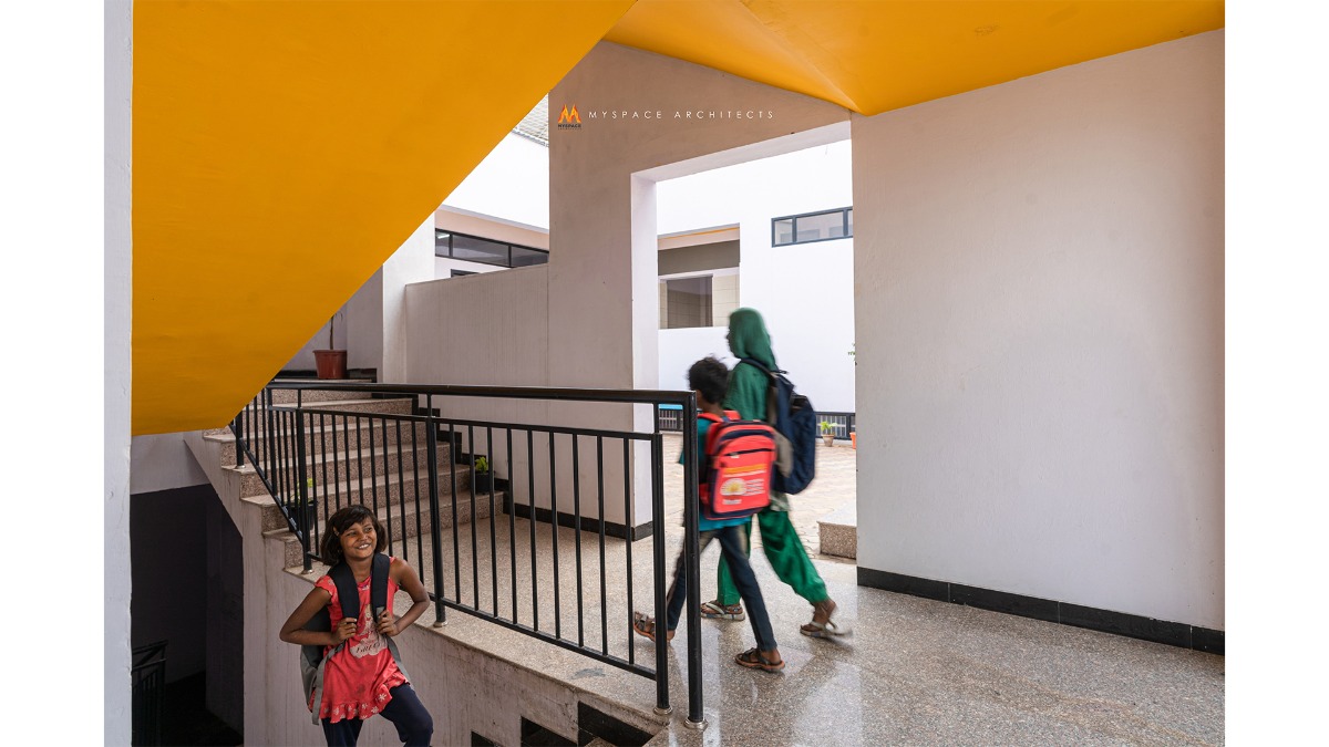 Gyan Sarover School, School in the Dumpyard