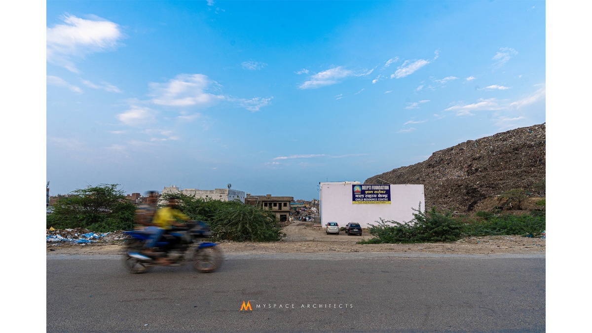 Gyan Sarover School, School in the Dumpyard